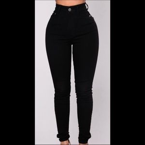 Fashion Nova - Black Skinny Jeans (Size 13)